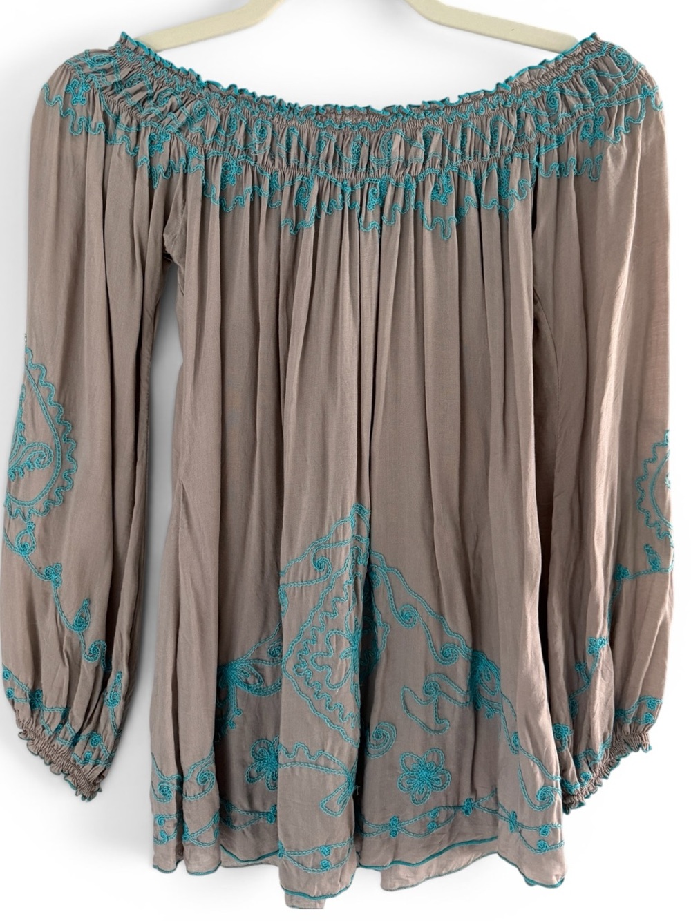 Poupette St. Barth Embroidered Off Shoulder Blouse Boho Beachy Resort Gray M - Picture 4 of 10